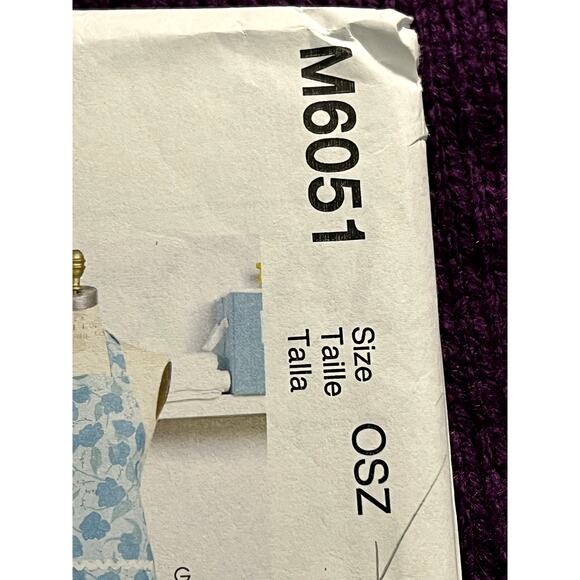 mcCalls 6051 Apron ironing board cover organizer bins clothes pin holder - Picture 2 of 7